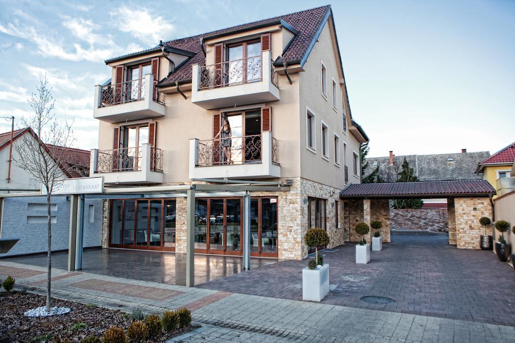 Mirage Hotel Sárvár Rom bilde